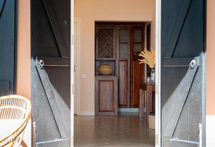 패밀리 룸 바다 전망, The Slow Vegan