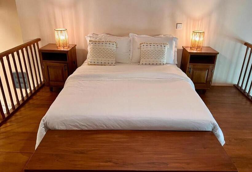 패밀리 스튜디오, The Slow Vegan