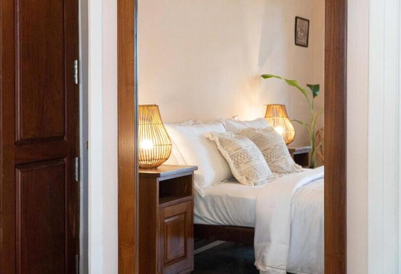 패밀리 스튜디오, The Slow Vegan