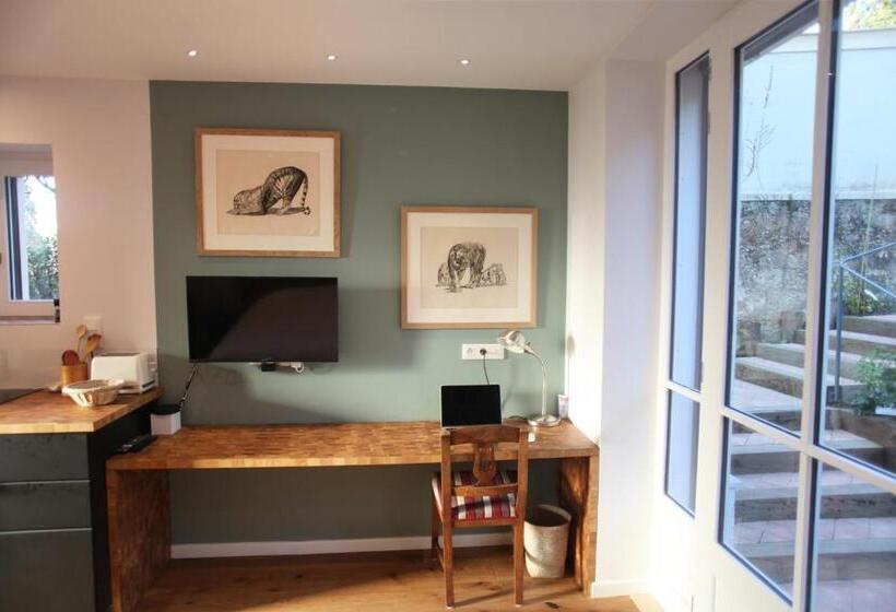 Standard Studio with Terrace, Lyonest Chambre D Hôtes