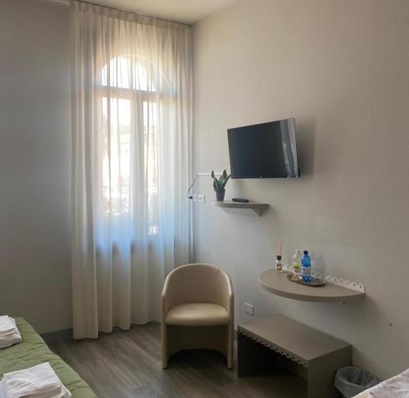 스탠다드 트리플 룸, Albergo Leon D Oro