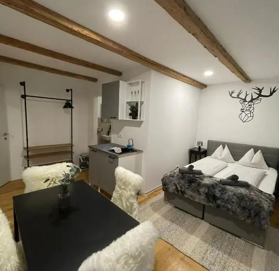 Perhehuone, Innsbruck City Chalet