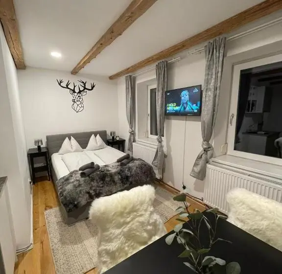 Perhehuone, Innsbruck City Chalet