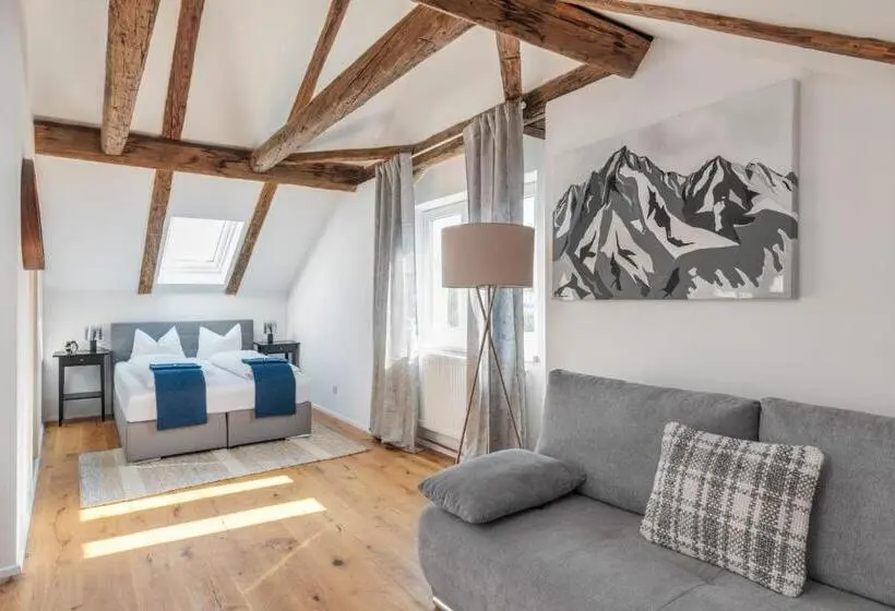 Basic Kolmen Hengen Huone, Innsbruck City Chalet