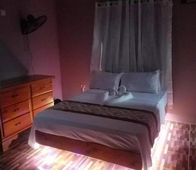 اتاق لوکس, Mesmerize Guest House