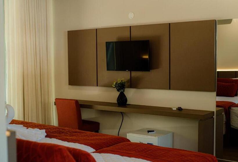 带按摩浴盆的套房, Pousada Saint Diniz