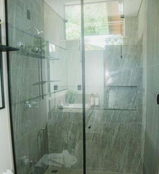 带按摩浴盆的套房, Pousada Saint Diniz