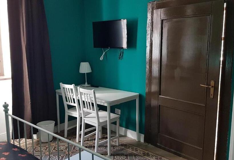 חדר סטנדרט, The Green Lake House