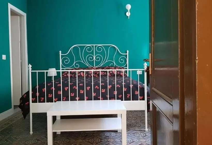 スタンダードルーム, The Green Lake House