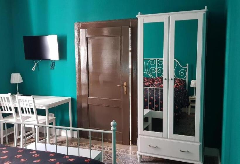 חדר סטנדרט, The Green Lake House