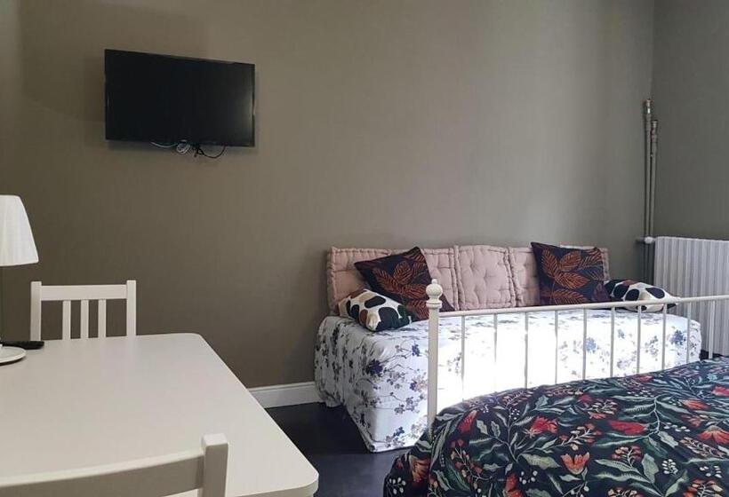 חדר סטנדרט, The Green Lake House