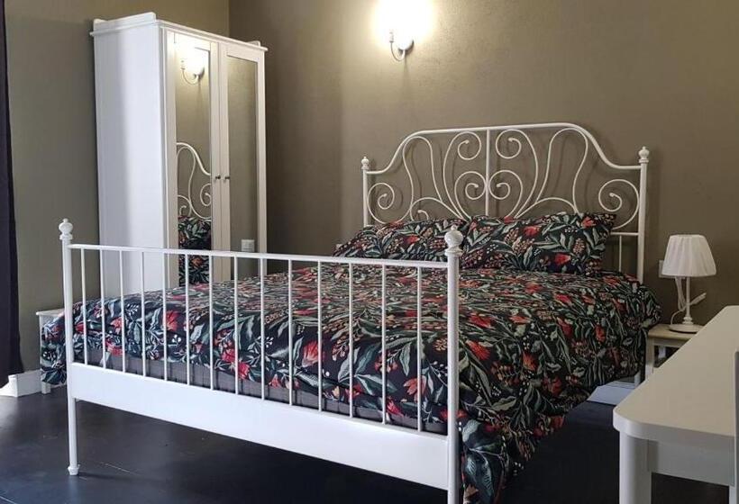 חדר סטנדרט, The Green Lake House