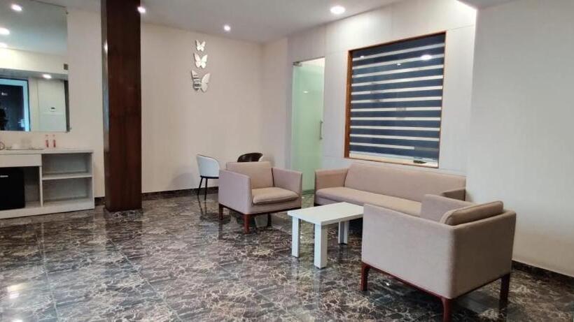 סוויטה, Vadpadraka Hotel And Resort