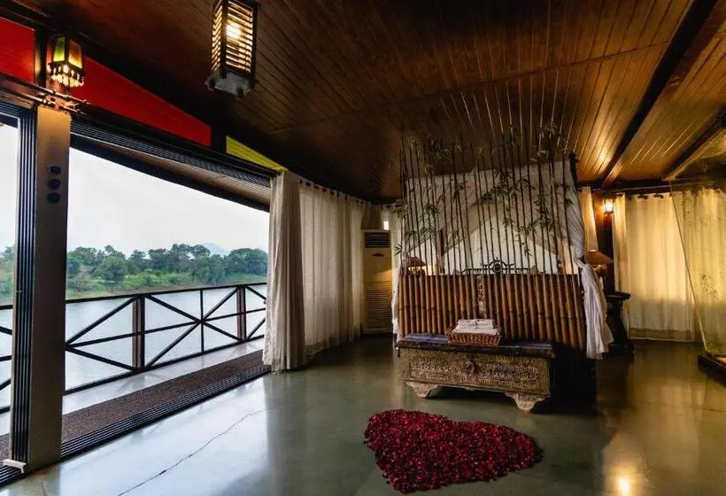 バルコニー付きジュニアスイート, Anchaviyo Resort