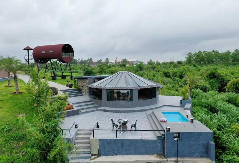 מיטת קינג בסוויטה, Anchaviyo Resort