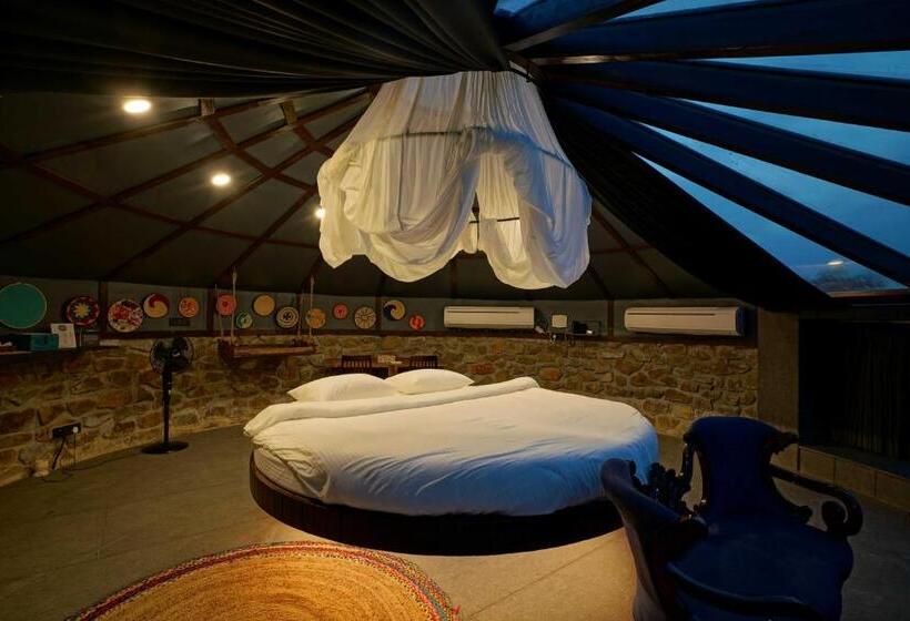 מיטת קינג בסוויטה, Anchaviyo Resort