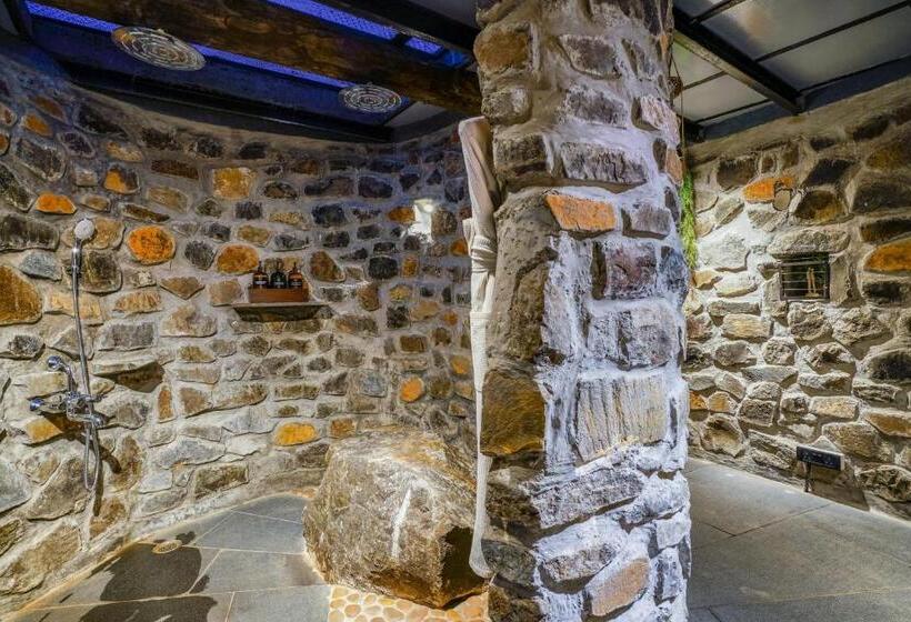Люкс Кровать Кинг, Anchaviyo Resort