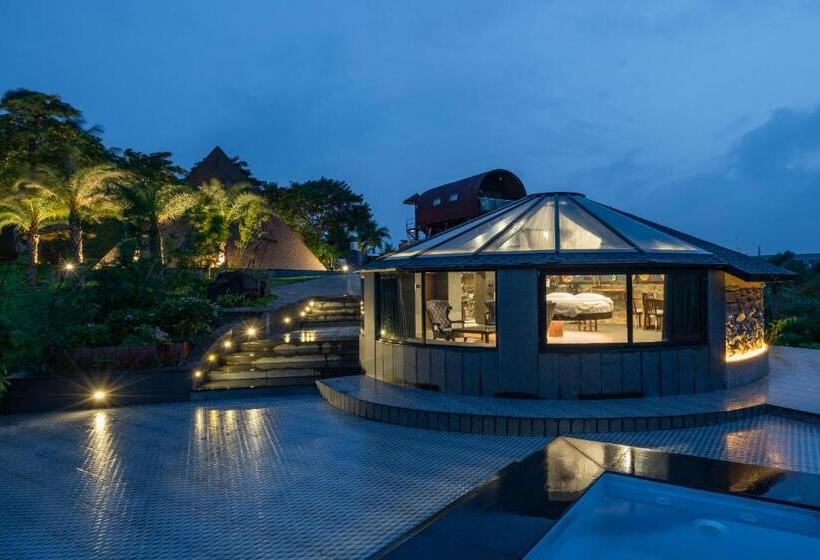 מיטת קינג בסוויטה, Anchaviyo Resort