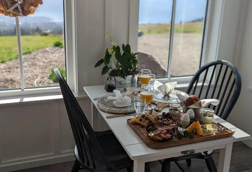 Suite with lake view, Autumn Lane, Modern Farmhouse Style B&b With Stunning Lakeviews