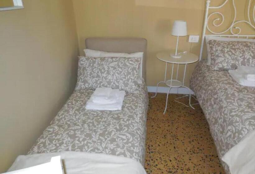 חדר סטנדרט לשלושה, Le Camere Della Piazza