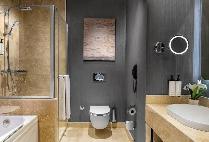 オーシャンビュースタンダードルーム, Crowne Plaza   Istanbul Tuzla Viaport Marina, An Ihg
