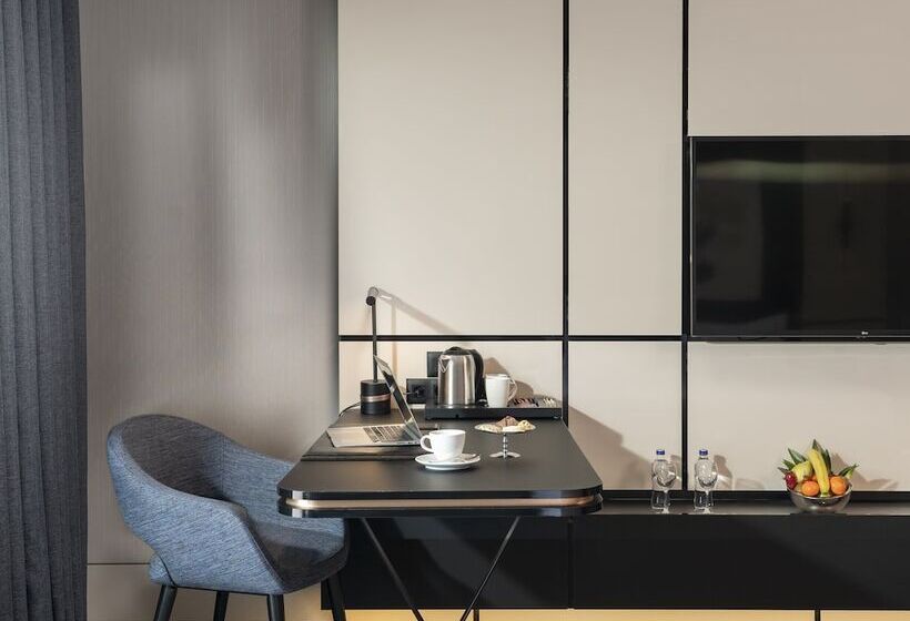 オーシャンビュースタンダードルーム, Crowne Plaza Istanbul Tuzla Viaport Marina, An Ihg