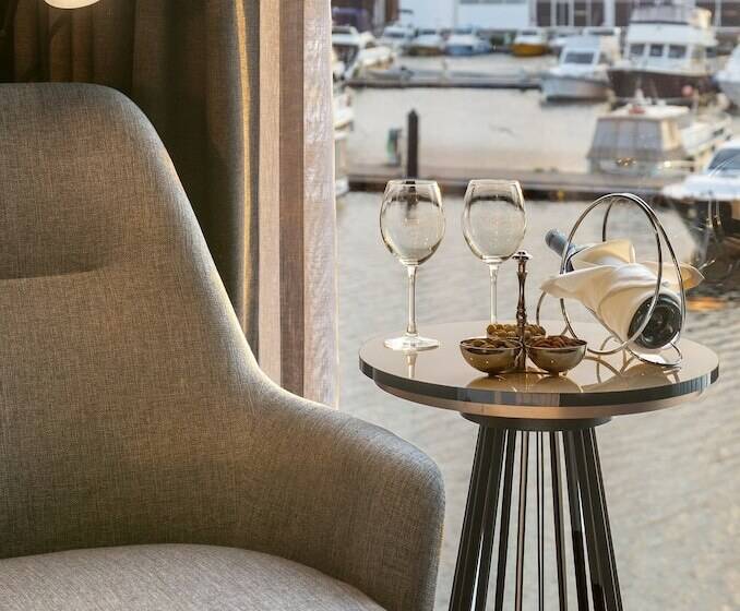 オーシャンビュースタンダードルーム, Crowne Plaza Istanbul Tuzla Viaport Marina, An Ihg