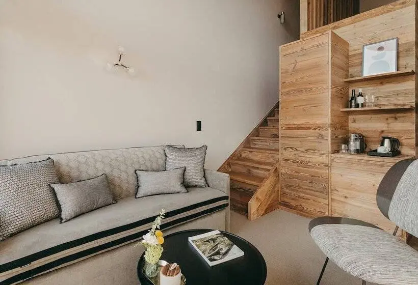 Duplex Suite, Eringer