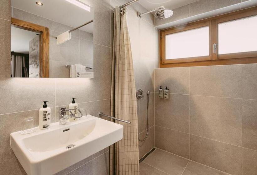 חדר דלוקס, Eringer