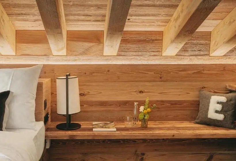 Duplex Suite, Eringer