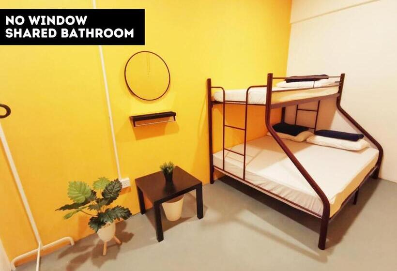 חדר סטנדרט לשלושה עם חדר אמבטיה משוף, The Cocoon Capsule