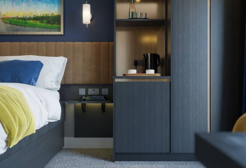 Номер Стандарт, La Tour