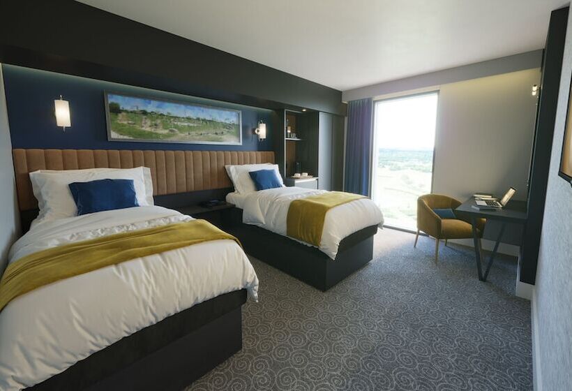 Номер Стандарт, La Tour