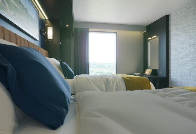 Номер Стандарт, La Tour