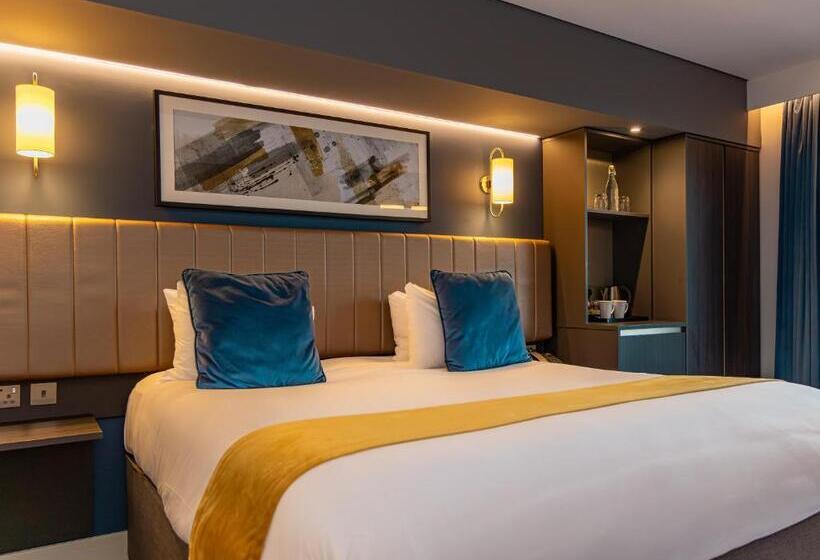 Семейный Номер, La Tour