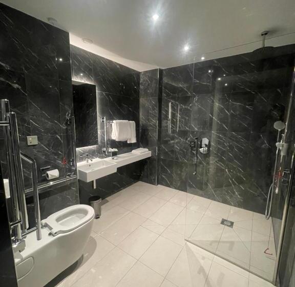 Номер Стандарт Кровать Кинг Адаптированный для Инвалидов, La Tour