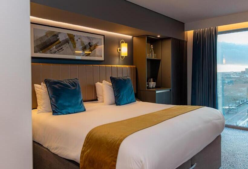 Номер Стандарт Кровать Кинг Адаптированный для Инвалидов, La Tour