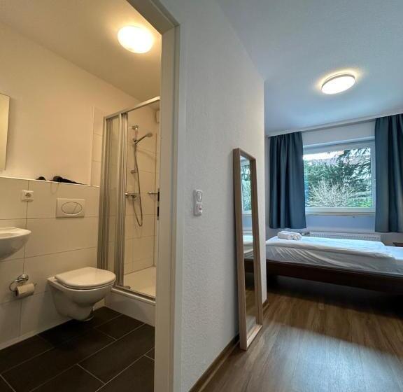 חדר סטנדרט יחיד, Riverside Airport