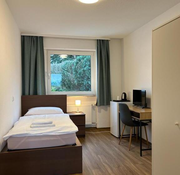 اتاق استاندارد یک نفره, Riverside Airport