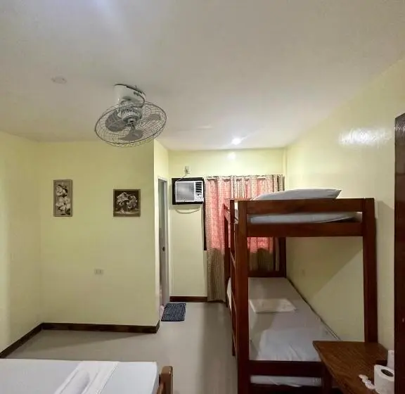 ファミリールーム, Edgar S Guest House
