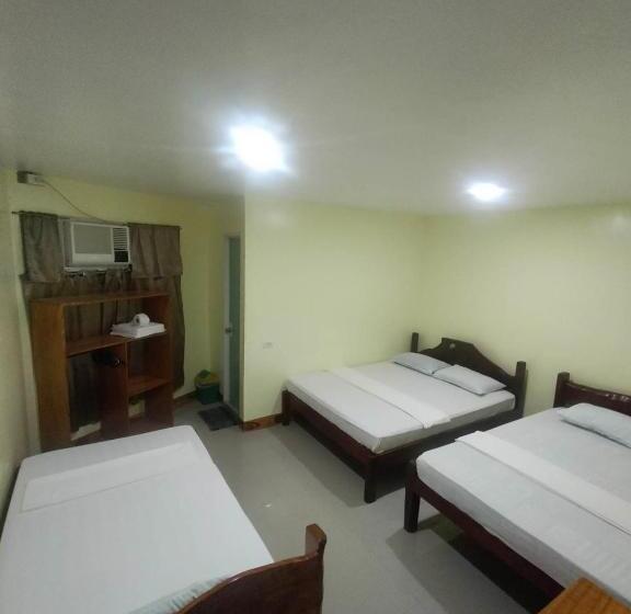 Pokój Rodzinny, Edgar S Guest House