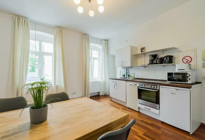 آپارتمان 1 خوابه, Suite & Apart