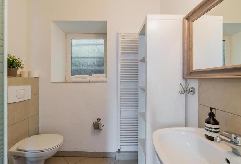 آپارتمان 1 خوابه همکف, Suite & Apart