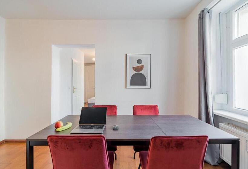 آپارتمان 1 خوابه همکف, Suite & Apart