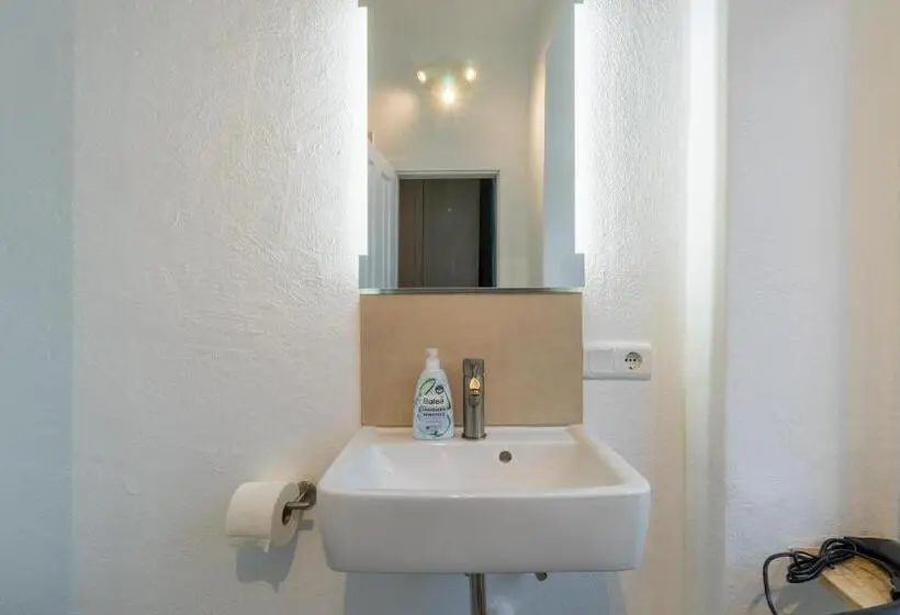 استودیوی استاندارد, Suite & Apart