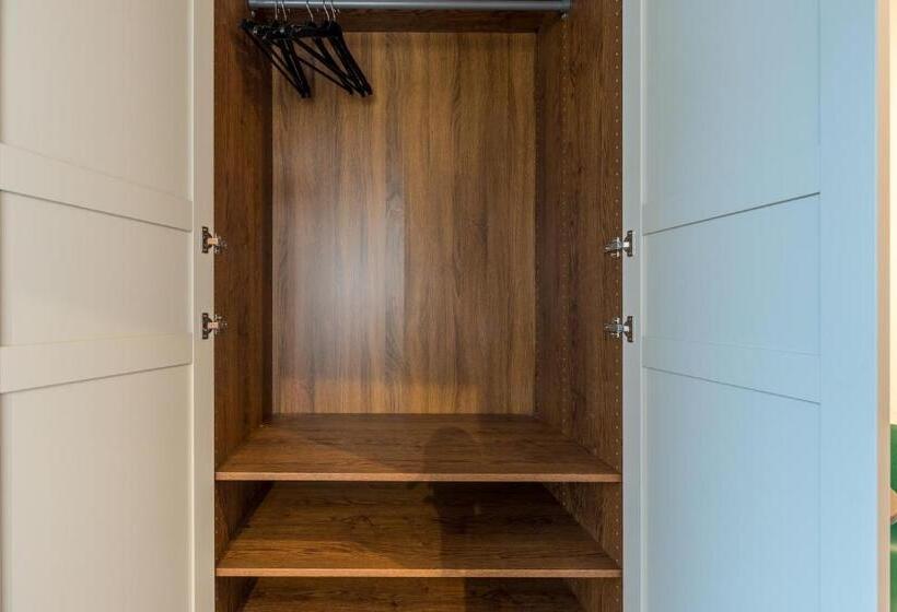 استودیوی استاندارد, Suite & Apart