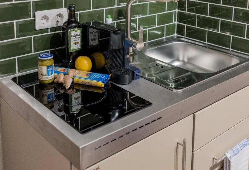 استودیوی استاندارد, Suite & Apart