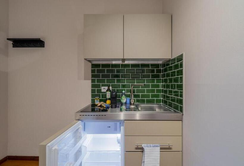 استودیوی استاندارد, Suite & Apart