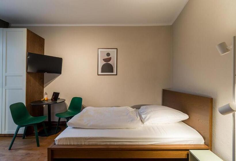 استودیوی استاندارد, Suite & Apart