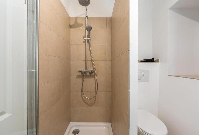 آپارتمان 1 خوابه همکف, Suite & Apart